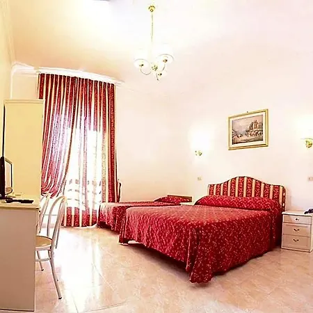 Euro Quiris Hotel *